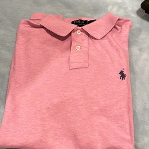 Men’s size small Ralph Lauren Polo shirt in great condition.